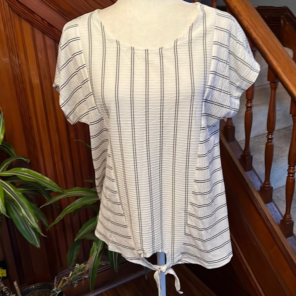 Jones New York Signature White and Black Striped Top Sz L
